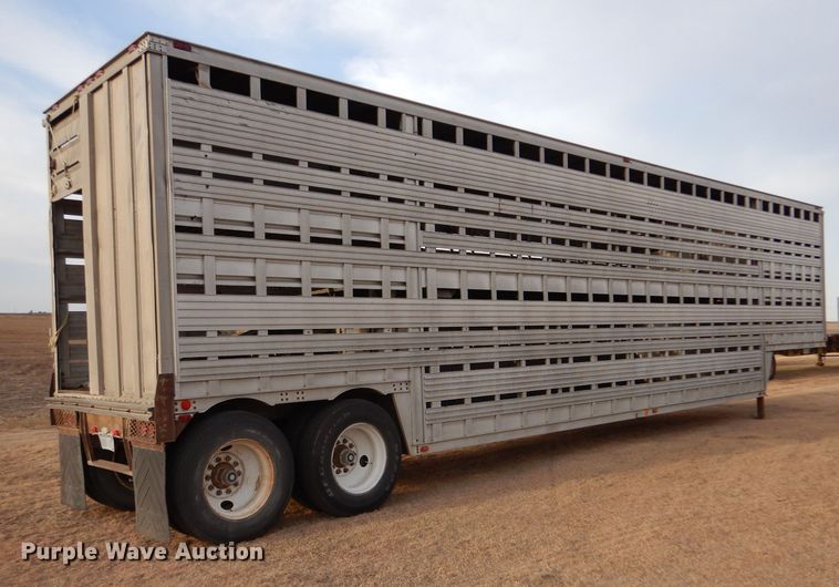 image for item DK7243 1975 Barrett Trailers  livestock trailer