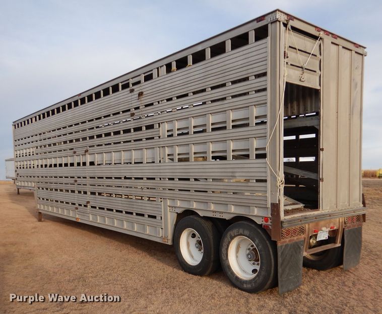 image for item DK7243 1975 Barrett Trailers  livestock trailer