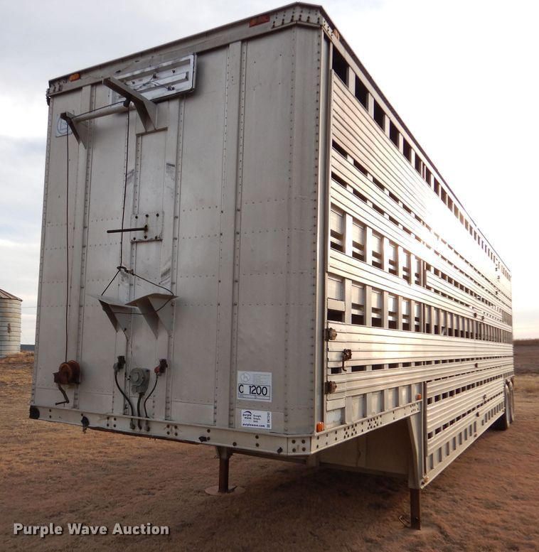 image for item DK7243 1975 Barrett Trailers  livestock trailer