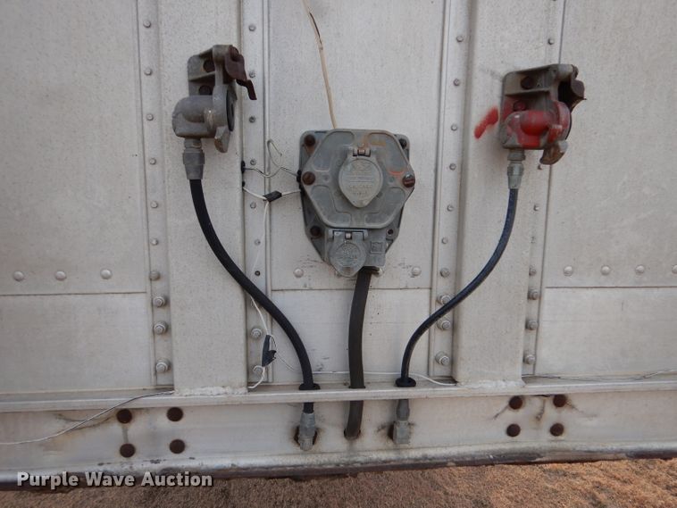 image for item DK7243 1975 Barrett Trailers  livestock trailer