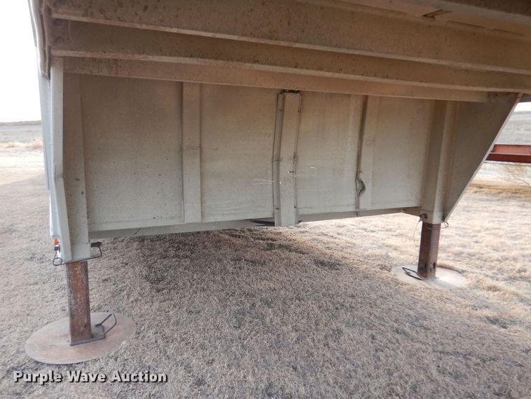 image for item DK7243 1975 Barrett Trailers  livestock trailer