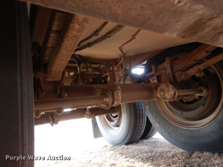 image for item DK7243 1975 Barrett Trailers  livestock trailer