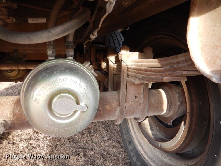 image for item DK7243 1975 Barrett Trailers  livestock trailer