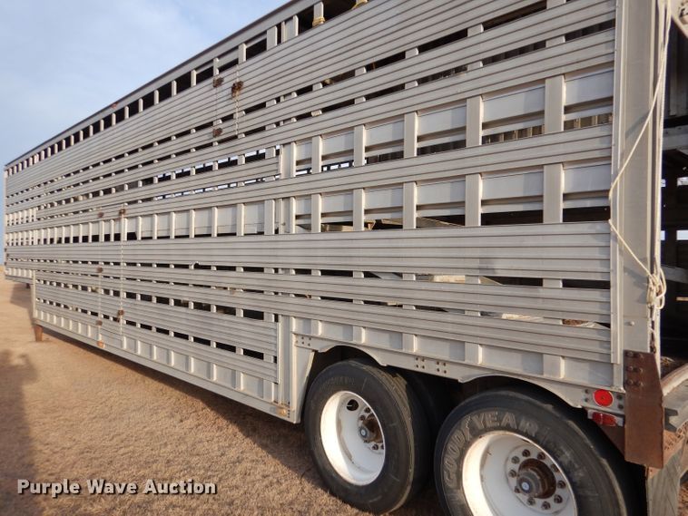 image for item DK7243 1975 Barrett Trailers  livestock trailer