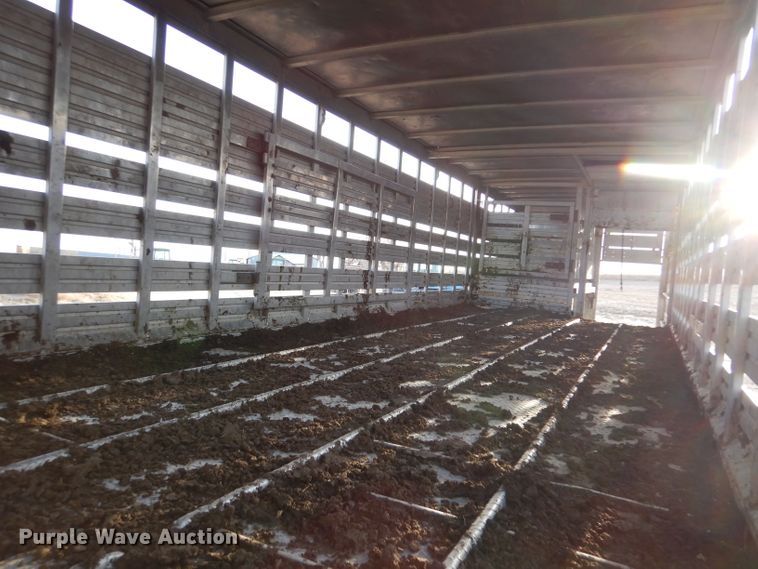 image for item DK7243 1975 Barrett Trailers  livestock trailer