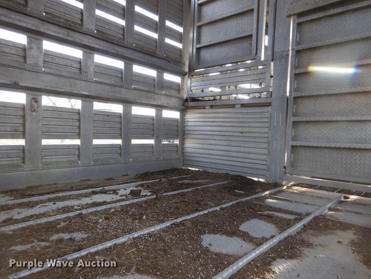 image for item DK7243 1975 Barrett Trailers  livestock trailer