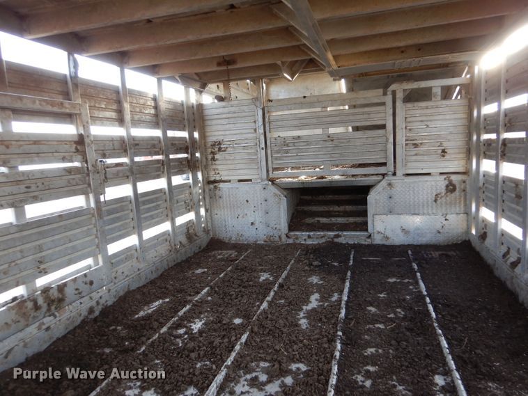 image for item DK7243 1975 Barrett Trailers  livestock trailer