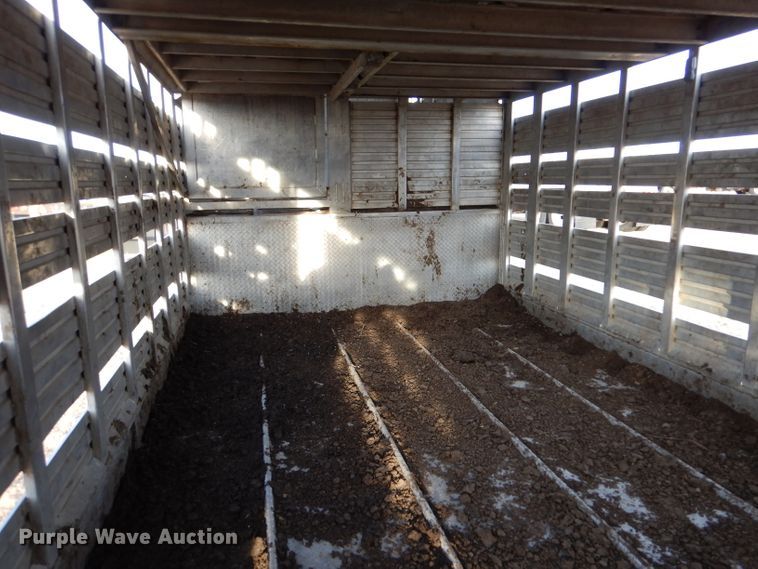 image for item DK7243 1975 Barrett Trailers  livestock trailer