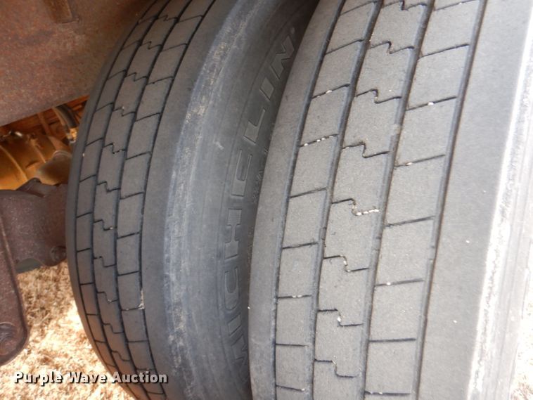 image for item DK7243 1975 Barrett Trailers  livestock trailer