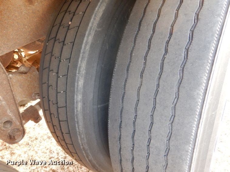 image for item DK7243 1975 Barrett Trailers  livestock trailer