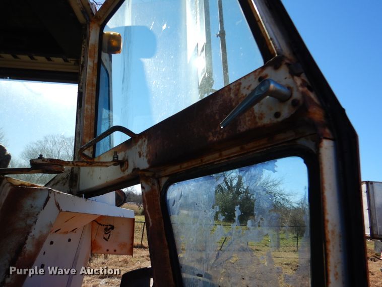 image for item DL6837 1975 Case 1175  tractor