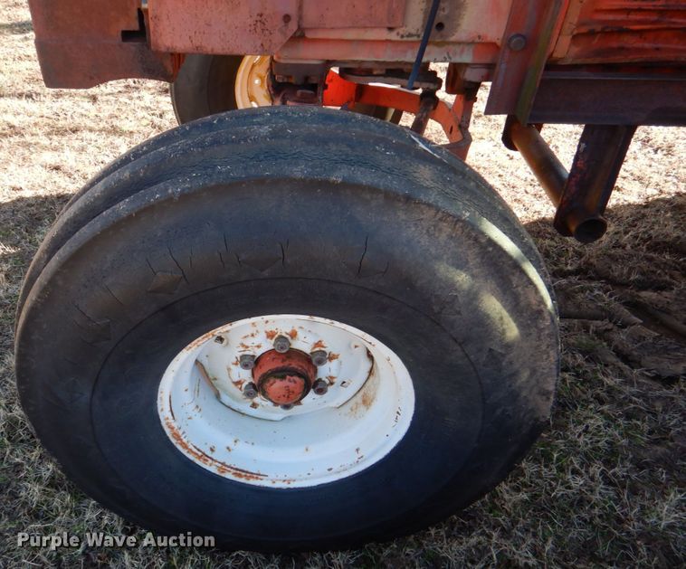 image for item DL6837 1975 Case 1175  tractor