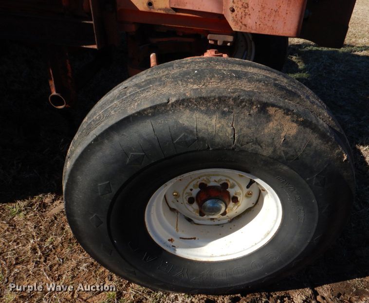 image for item DL6837 1975 Case 1175  tractor