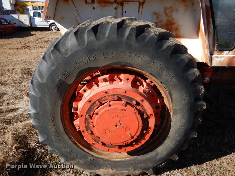 image for item DL6837 1975 Case 1175  tractor