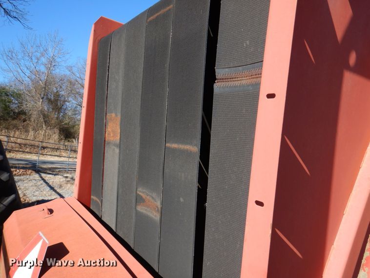 image for item DL6846 1993 New Holland 640  round baler