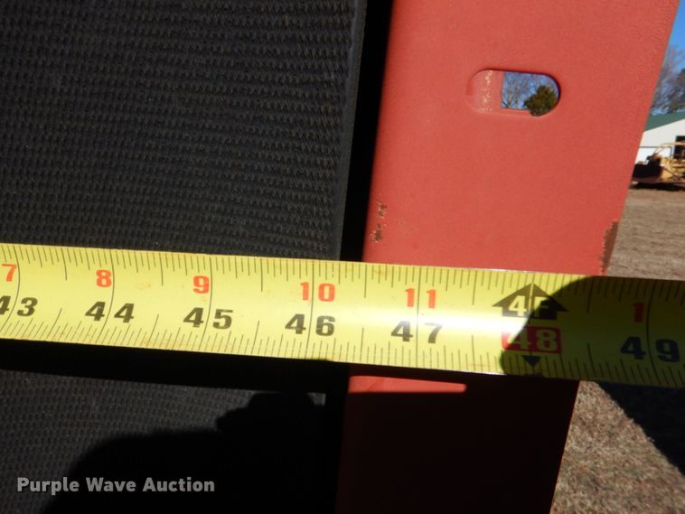 image for item DL6846 1993 New Holland 640  round baler