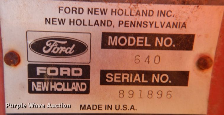 image for item DL6846 1993 New Holland 640  round baler