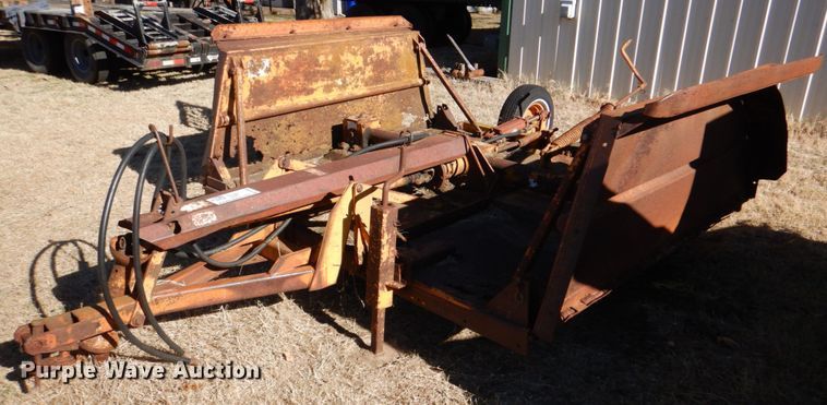 image for item DL6852 Batwing rotary mower