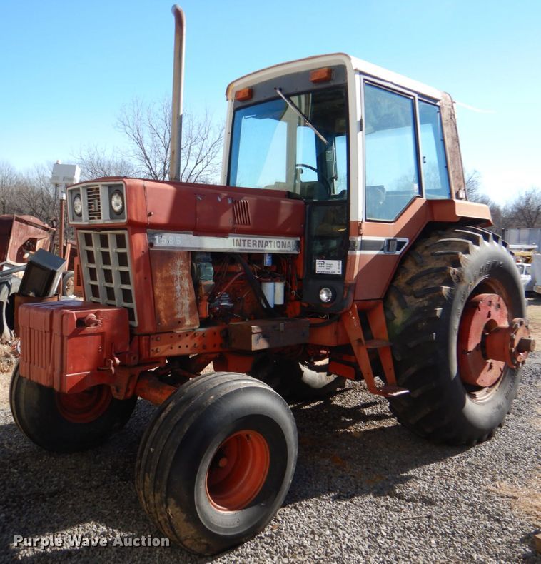 image for item DL6856 International 1586  tractor