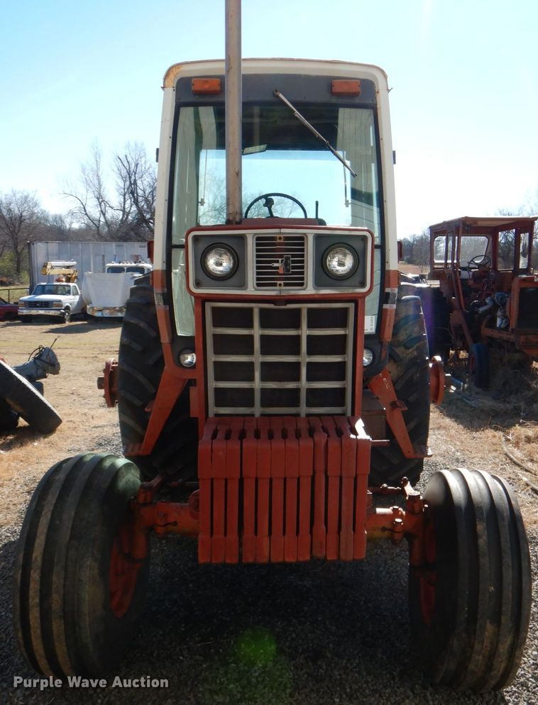 image for item DL6856 International 1586  tractor