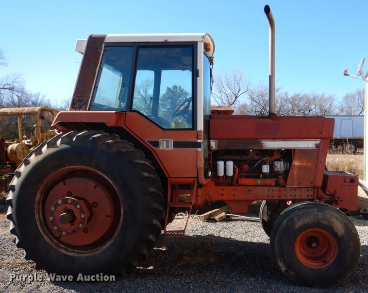 image for item DL6856 International 1586  tractor
