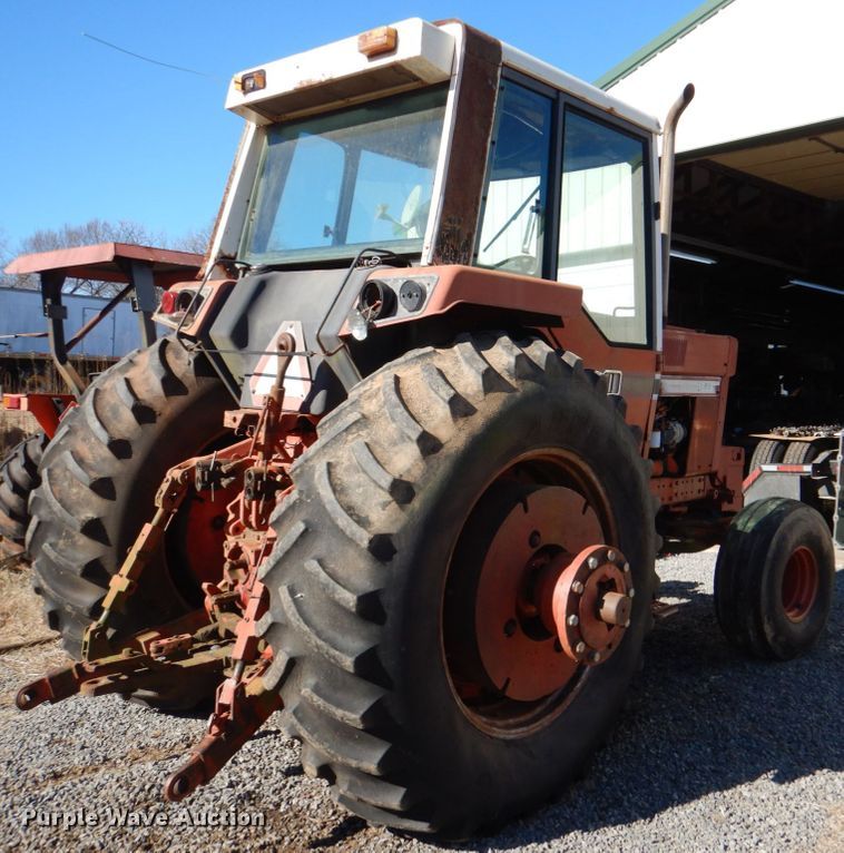 image for item DL6856 International 1586  tractor