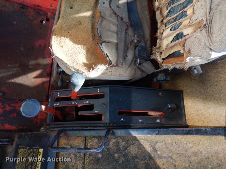 image for item DL6856 International 1586  tractor