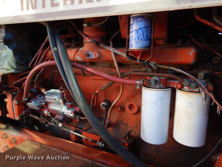 image for item DL6856 International 1586  tractor