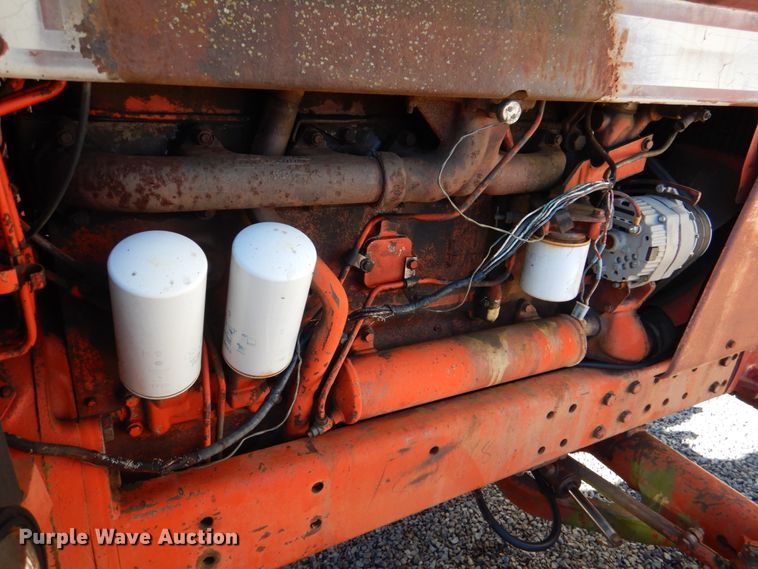 image for item DL6856 International 1586  tractor