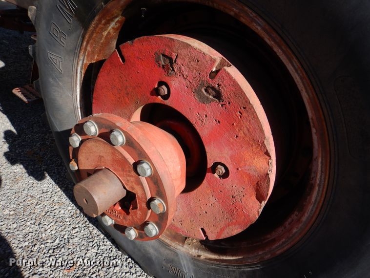 image for item DL6856 International 1586  tractor