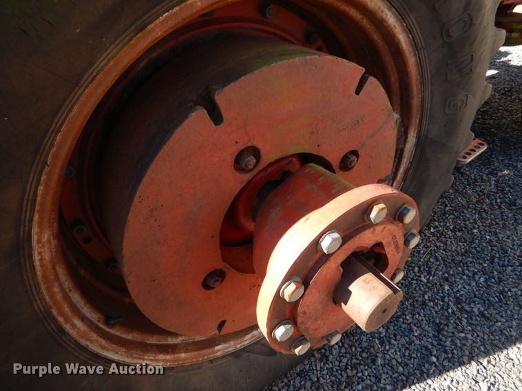 image for item DL6856 International 1586  tractor