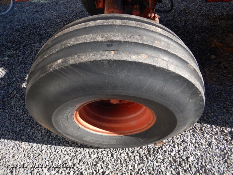 image for item DL6856 International 1586  tractor