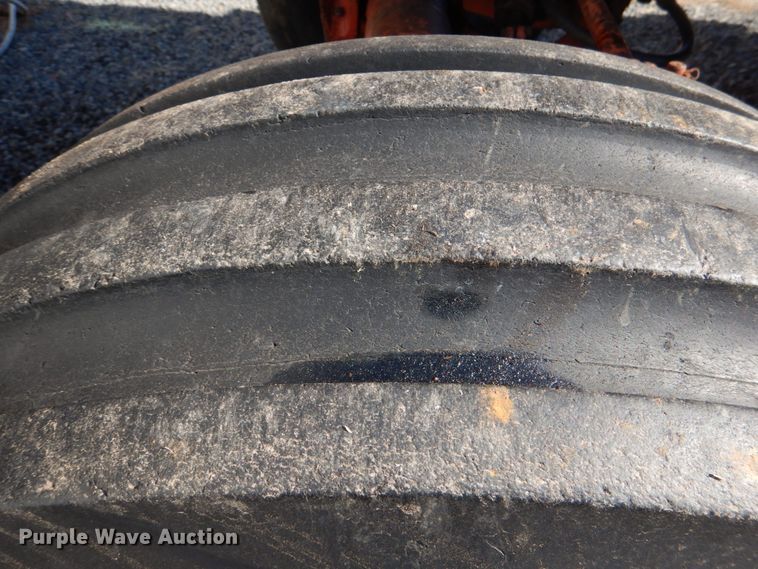 image for item DL6856 International 1586  tractor