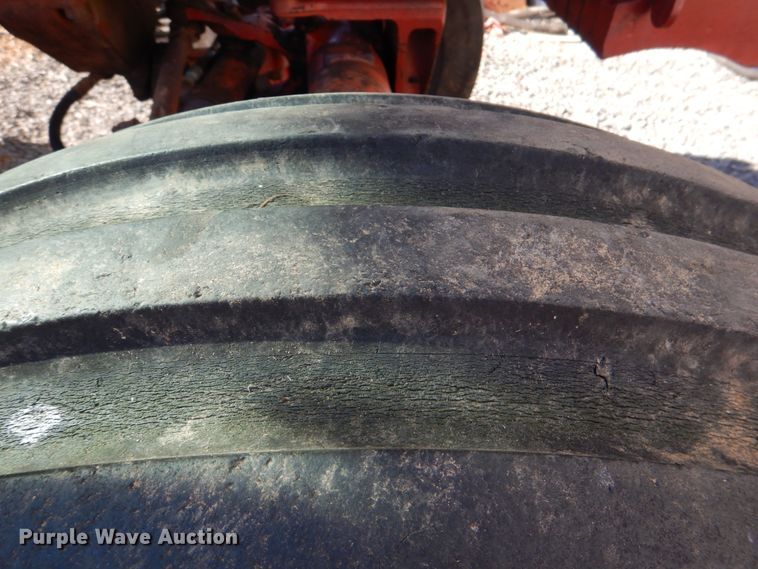 image for item DL6856 International 1586  tractor