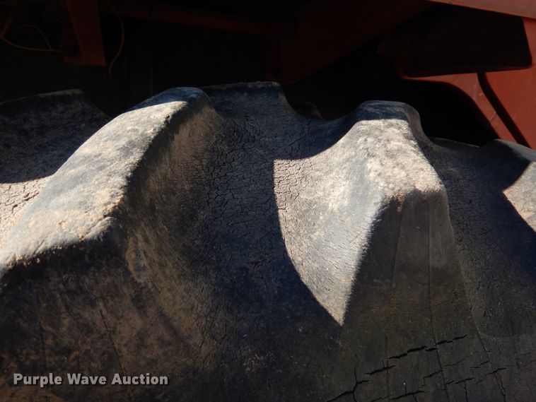 image for item DL6856 International 1586  tractor