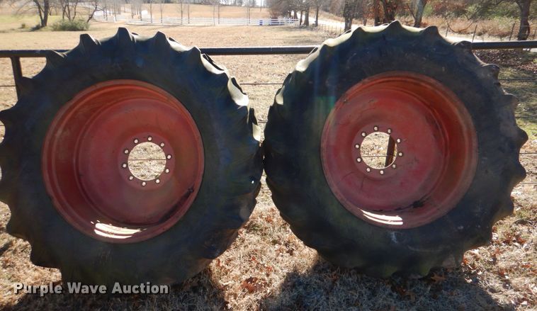 image for item DL6856 International 1586  tractor