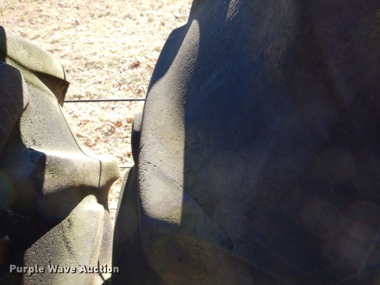 image for item DL6856 International 1586  tractor