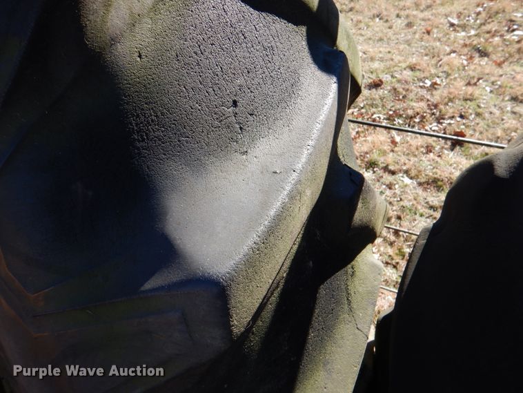 image for item DL6856 International 1586  tractor