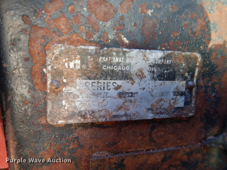 image for item DL6856 International 1586  tractor