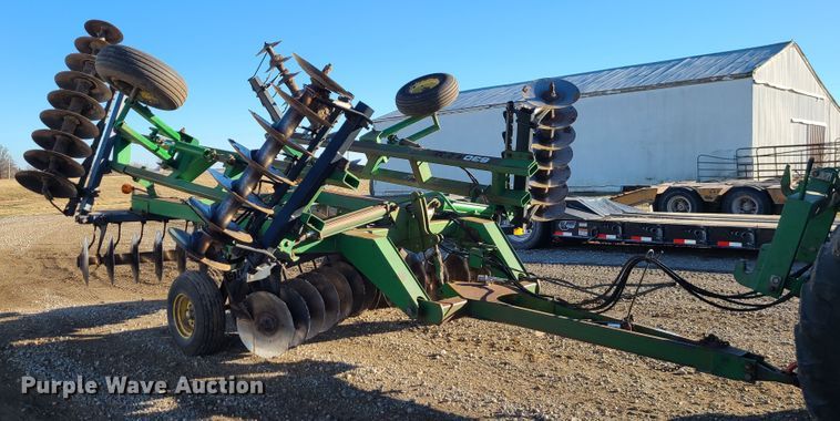 image for item GB9163 John Deere 630  tandem off-set disk