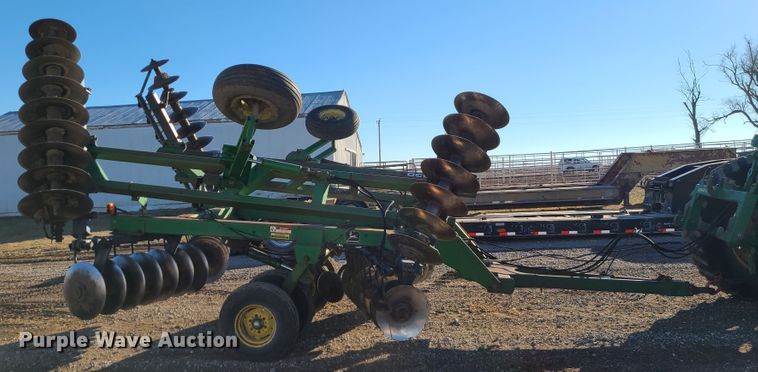 image for item GB9163 John Deere 630  tandem off-set disk