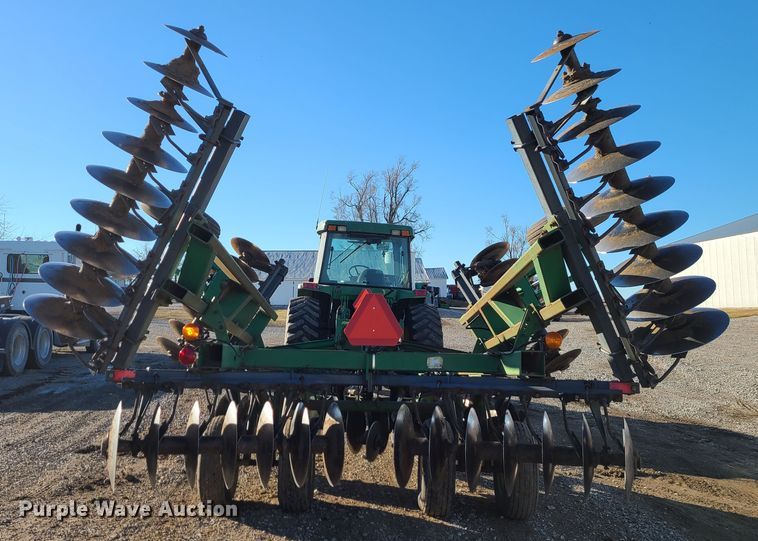 image for item GB9163 John Deere 630  tandem off-set disk