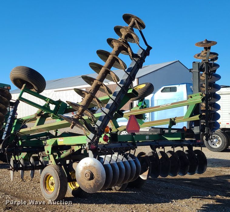 image for item GB9163 John Deere 630  tandem off-set disk