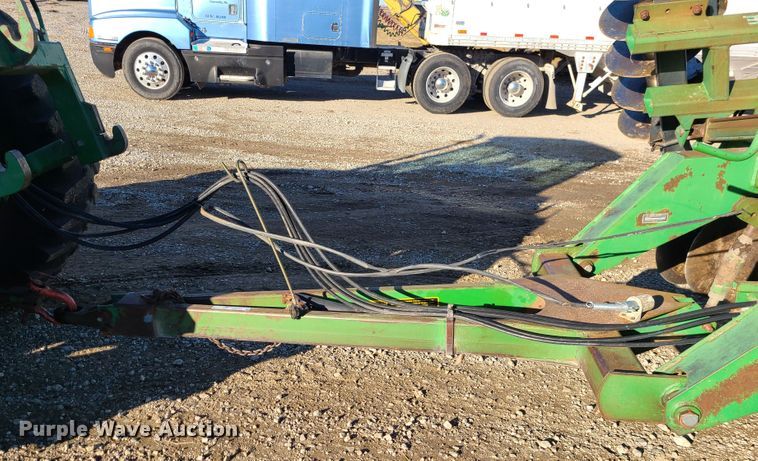 image for item GB9163 John Deere 630  tandem off-set disk