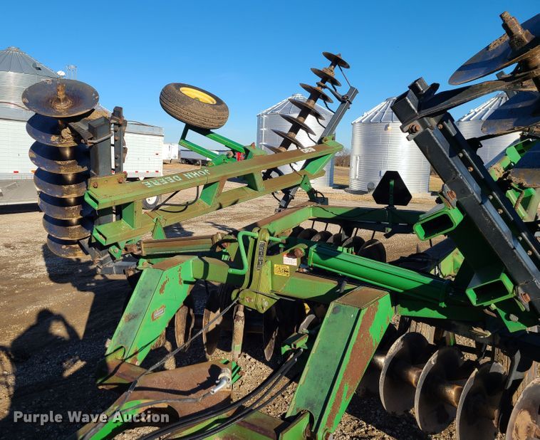 image for item GB9163 John Deere 630  tandem off-set disk