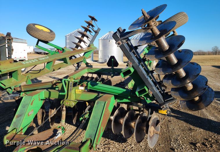 image for item GB9163 John Deere 630  tandem off-set disk