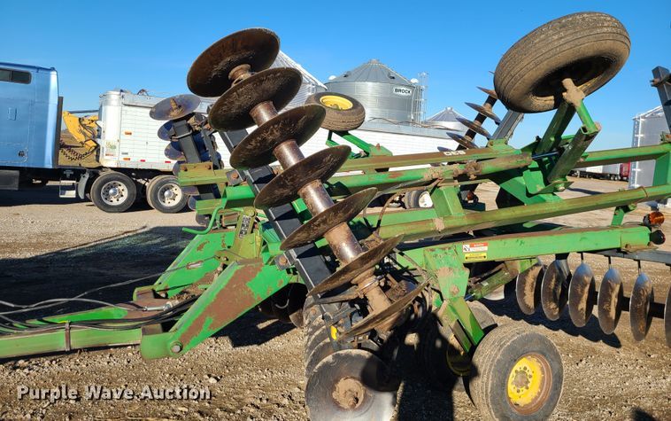 image for item GB9163 John Deere 630  tandem off-set disk