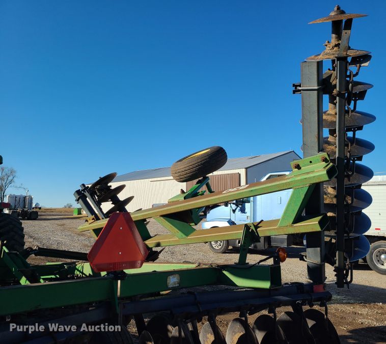 image for item GB9163 John Deere 630  tandem off-set disk