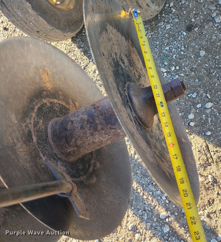 image for item GB9163 John Deere 630  tandem off-set disk