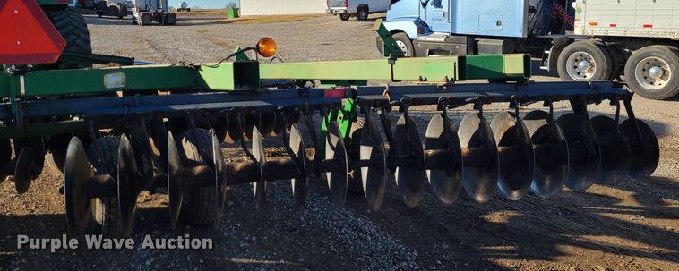 image for item GB9163 John Deere 630  tandem off-set disk